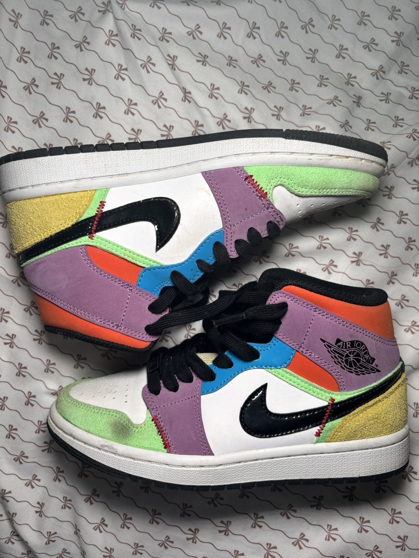 wmns air jordan 1 mid “lightbulb”