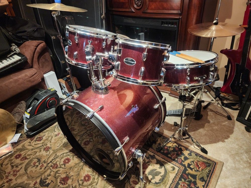 Full Size PDP Centerstage Drum Set W Cymbals