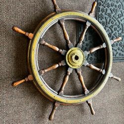 Beautiful Antique Ships Wheel!
