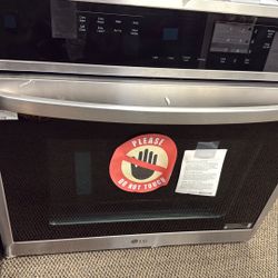 Wall Oven / On Sale /Warranty