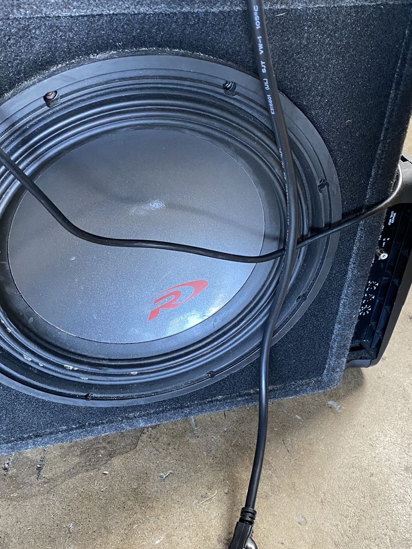 Alpine 12” Type r With Alpine 500w Amp