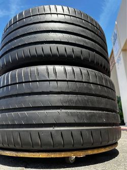 305 30 21 Michelin PILOT SPORT 4S 305/30/21 Used Tires 305/30R21