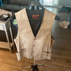 CUSTOM  Airbrushed LEATHER VEST XL HOT LEATHERS TAN WITH INSIDE AND OUTSIDE POCKETS SILK LINING 