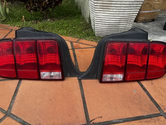2005-2009 Mustang Tail Lights