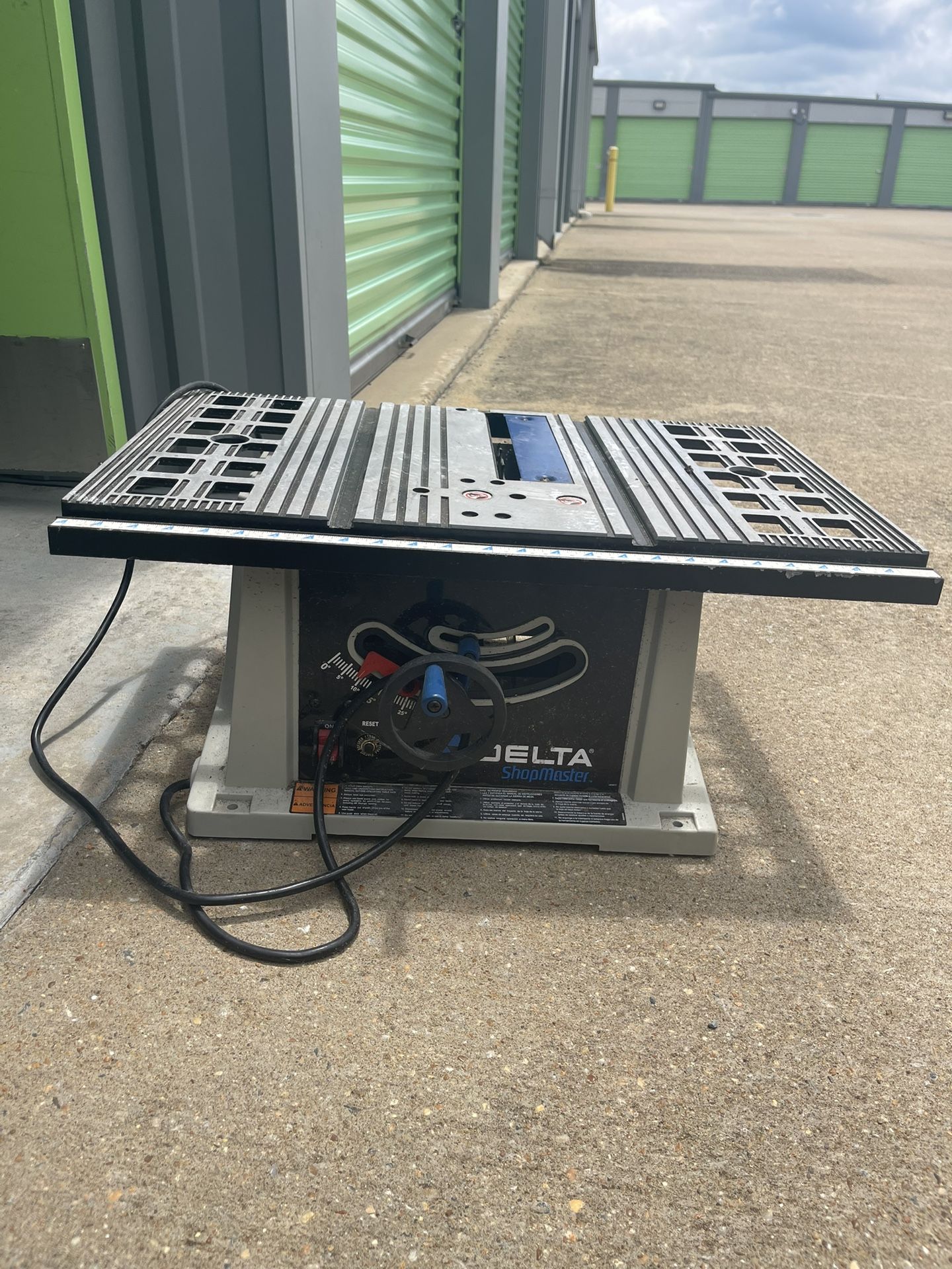 Delta Shop Master Portable Contractor Table Saw Selling For $40
