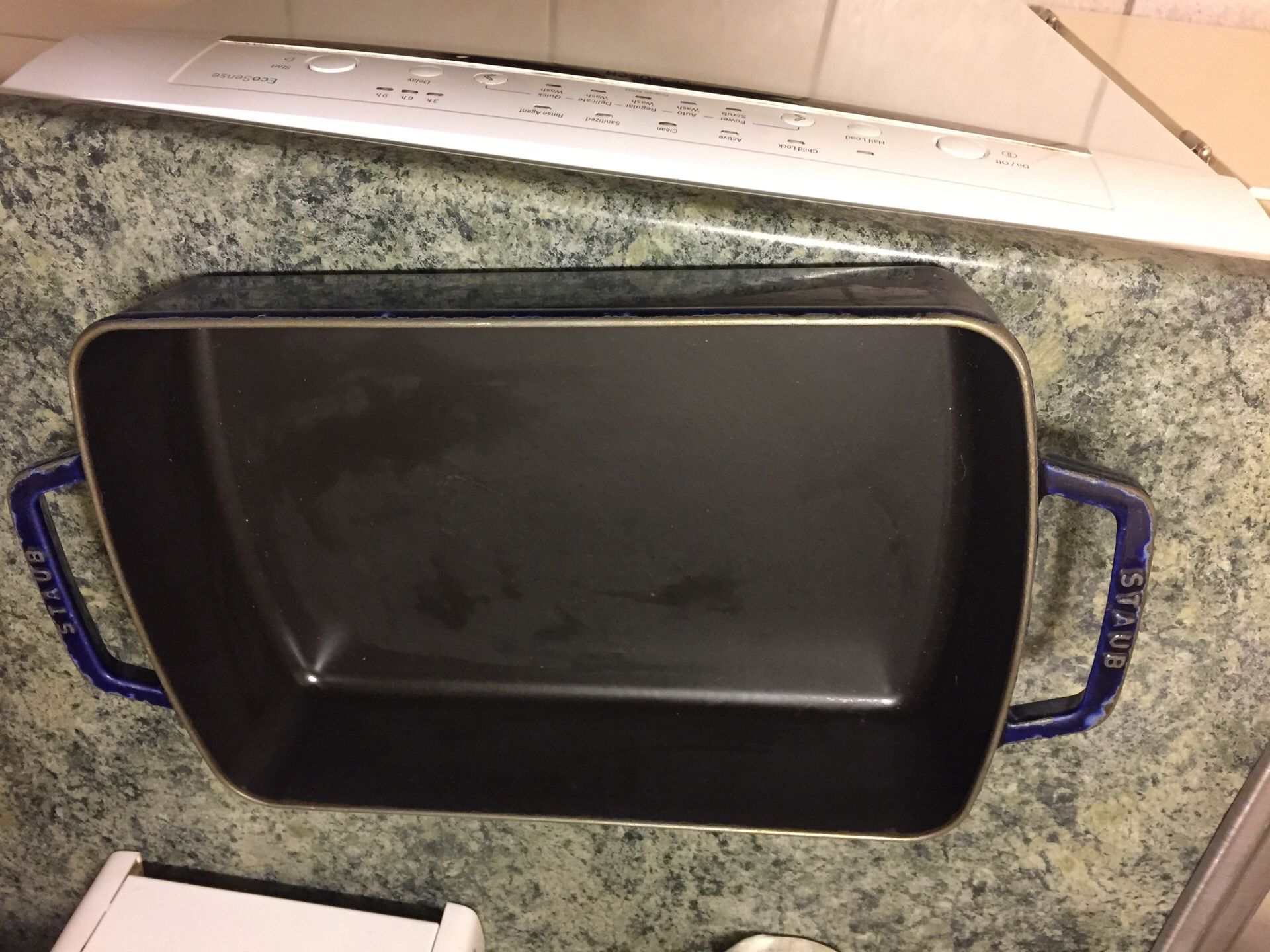 Staub Cast iron rectangular baking pan 12”in / 8”in