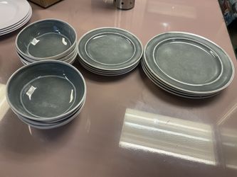 Dinnerware Sets