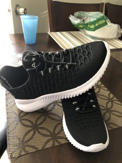 Shoes For  Woman Size 7 1/2