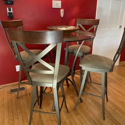 Dining Table And Chairs: Glass Top Bar Table And 4 Swivel Barstools 