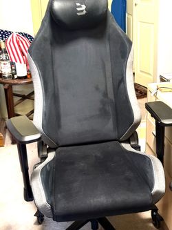 BLACKLYTE special gaming chair, very comfortable
