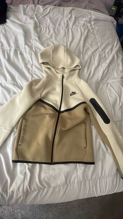 Tan Nike tech