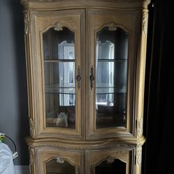 China cabinet 