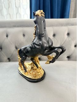 Beautiful brand new 15” by 13” table decor. (MUST SELL TODAY)