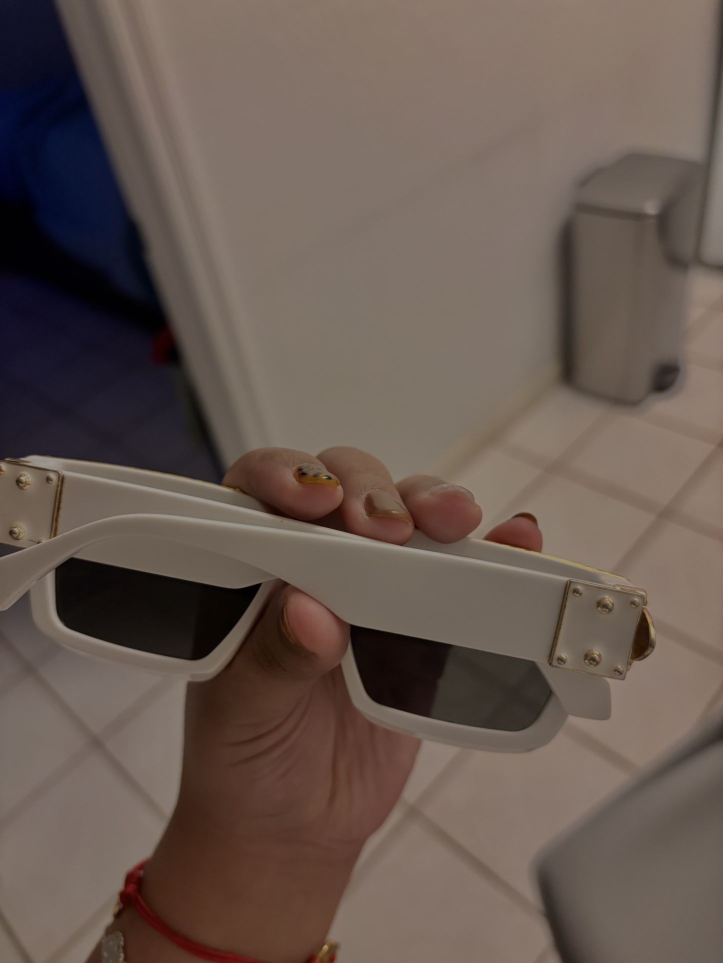 LOUIS VUITTON 1.1 Millionaires Sunglasses White/Gold Square Luxury