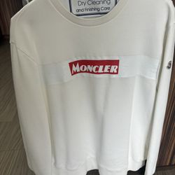Men”s Moncler Crew neck Sweater Sz Large 