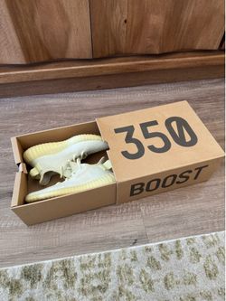 Adidas Yeezy Boost 350 V2 | Boy Size 4.5