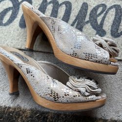 Wooden Sole And Heel Summer Shoes 