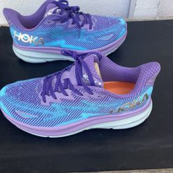 New Men's Hoka Clifton 9 Shoes (9 US)