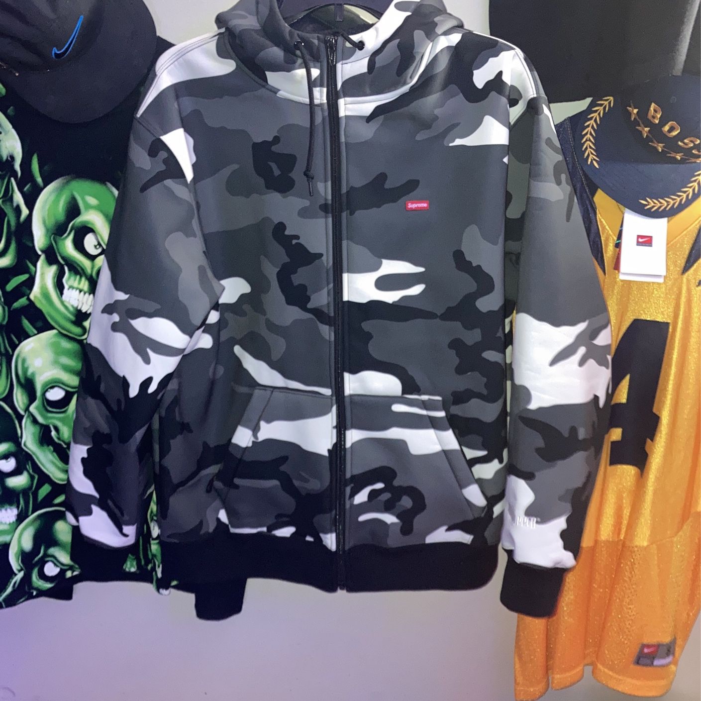 Supreme F/W 2020 Snow Camo Hoodie Jacket for Sale in Alexandria, - OfferUp