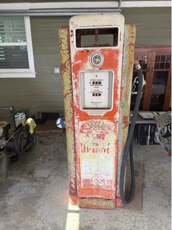 1950s Wayne 70 gas pump make it a patina pump or restore it