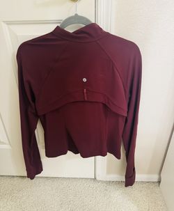 Lululemon Size 12 Cropped Maroon Define Jacket 