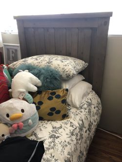 Twin Bed set with pull out twin bed also!! Great condition 5- pieces: 1-head/footboard, 2-Trundle bed with-3 (one) mattress 4-night stand & 5-dresser
