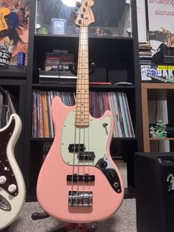 Fender Mustang Bass Player II