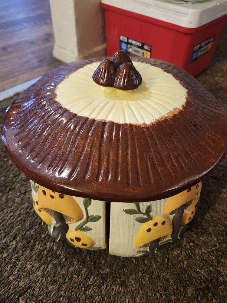 Arnel's 1974 Ceramic Mushroom
