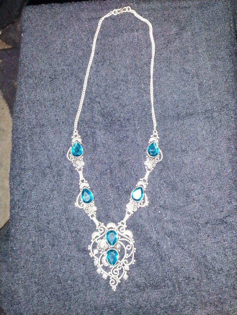 Sapphire Colored Stones Neckace