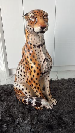 29” Tall RARE ITALIAN LEOPARD CHEETAH. 29” FLOOR STATUE. Hand Painted In Italy By Ceramiche Boxer. Perfect Muscle Details. Cannot Negotiate.
