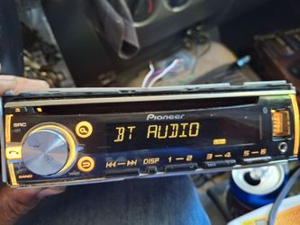 STEREO PIONEER CD AUX USB BLUETOOTH CAMBIA DE DIFERENTES COLORES GOOD CONDICIÓN ABLO ESPAÑOL