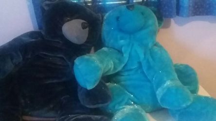 Large stuffed bears