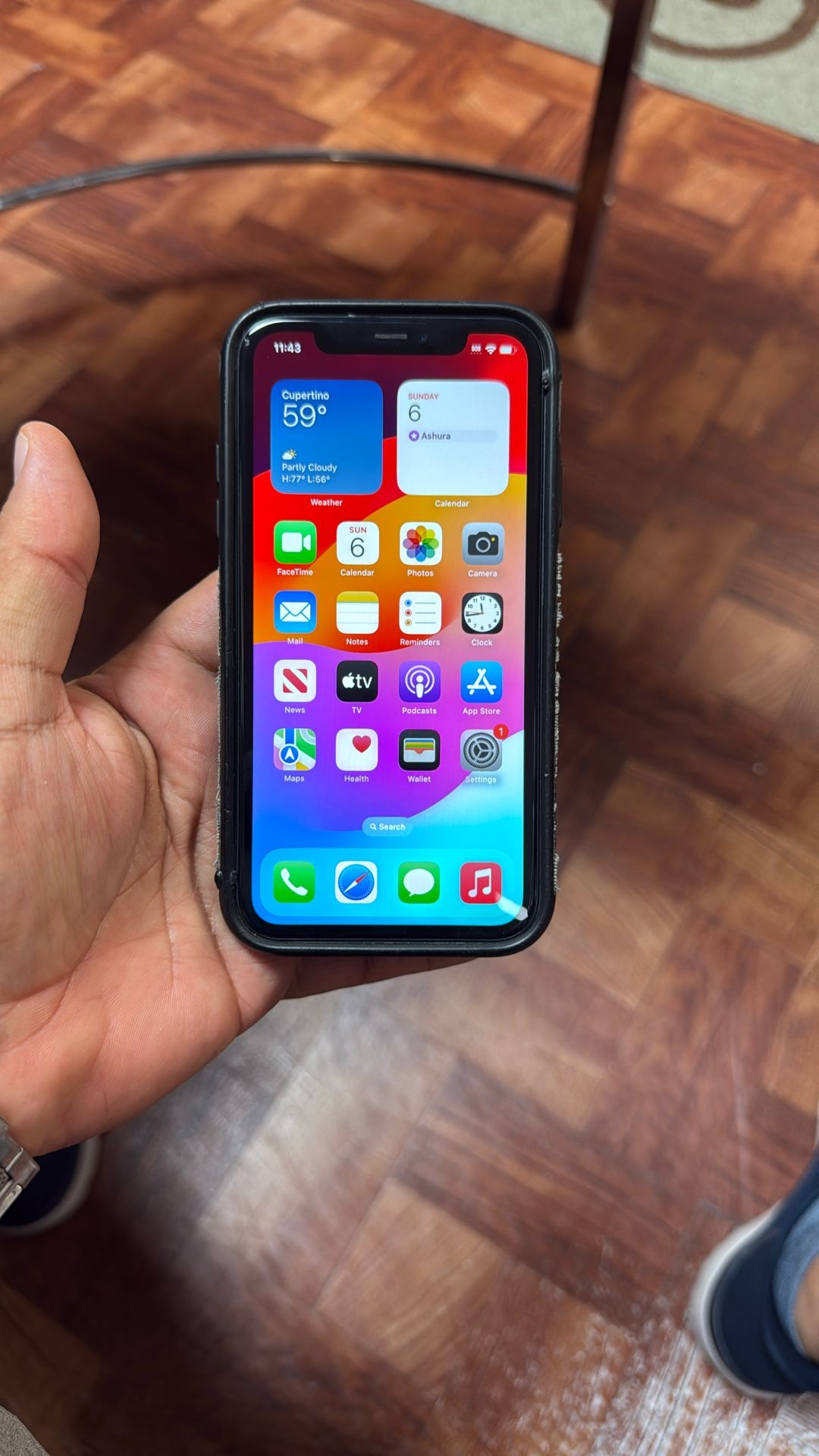Cricket iPhone 11 Black 64GB Good Shape