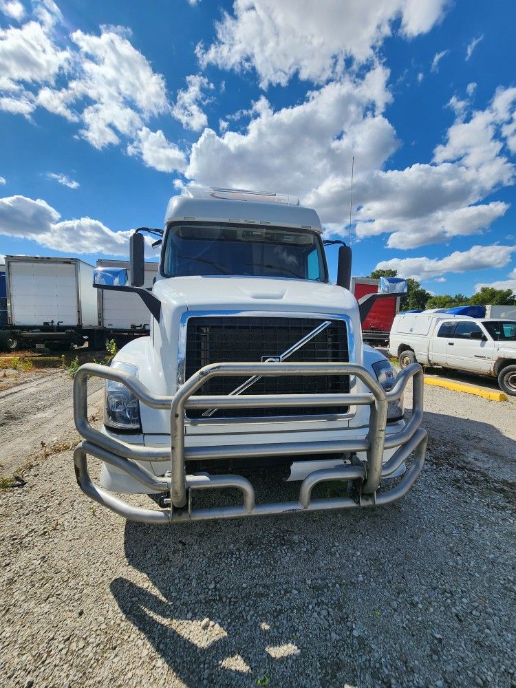 2012 VOLVO VNL