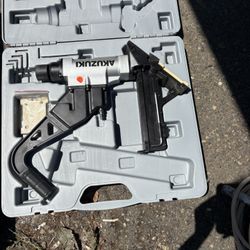 Flooring Nailer