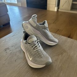 Nike Women’s Road Running Shoes Light Smoke gray Size 6.5