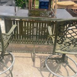 Patio Outdoor Metal Bar In Black With 2 Barstool Chairs 