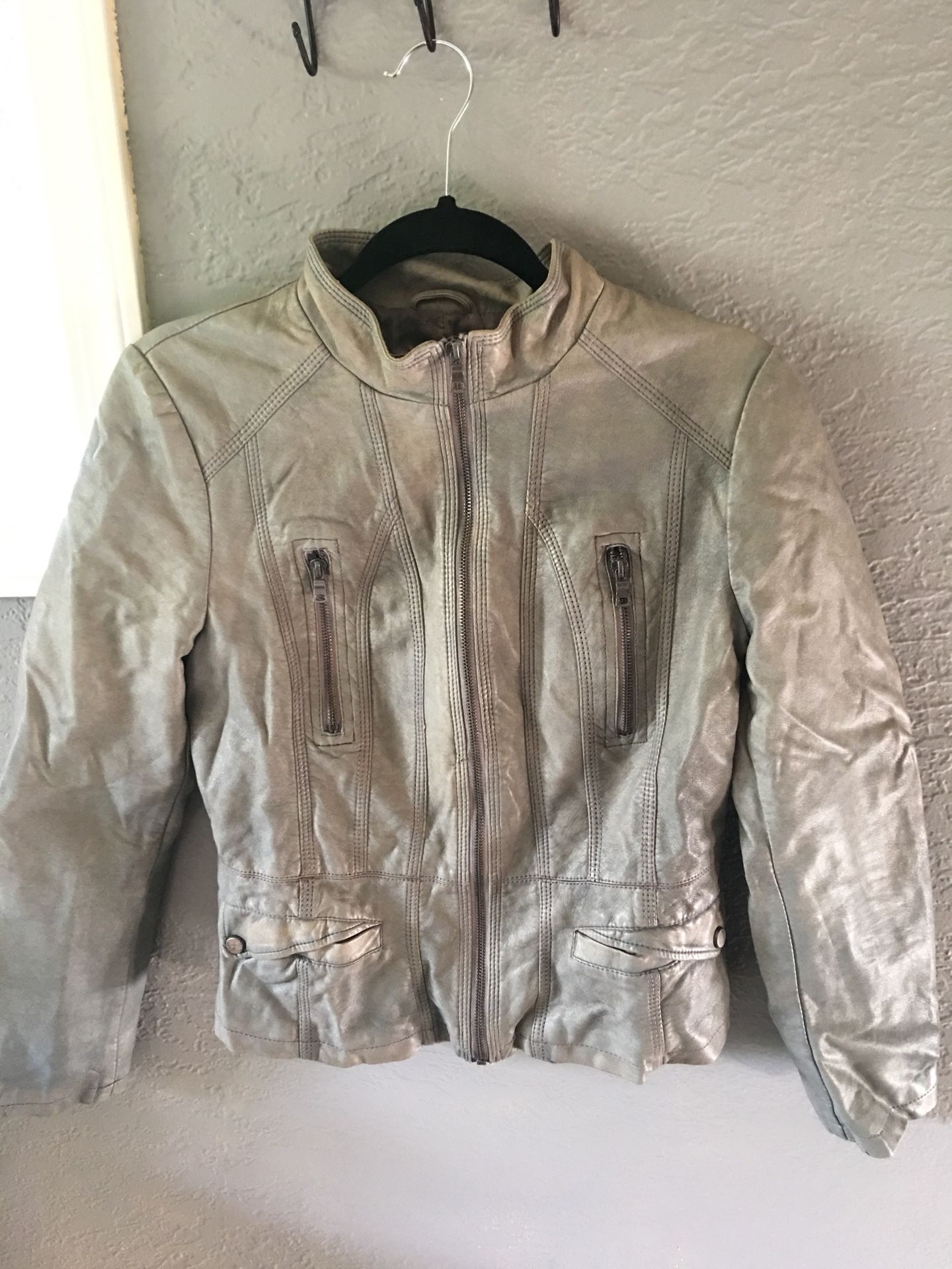MED size faux leather jacket. Giacca brand.