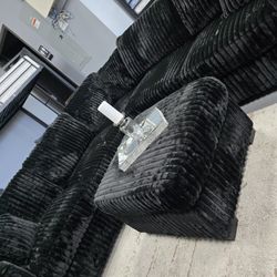 ✨️ Sectionals, 2pc Sofas ✨️ Furniture Queen Bedrooms, Dining Avail