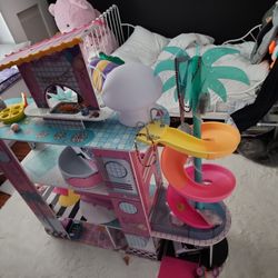 L.O.L. Dollhouse