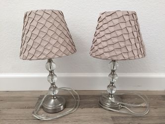 2 x 19” table lamps