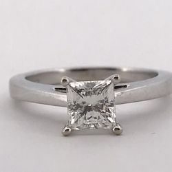 14k white gold 0.95ct Celebration cut diamond ring size 7