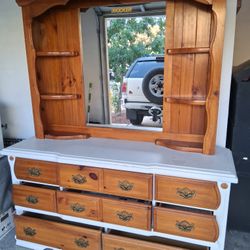 Dresser With Mirror 
