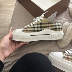 Burberry Shoes 