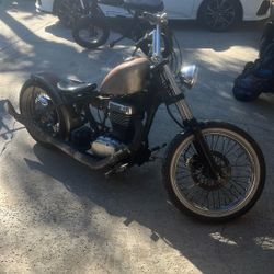 06 Suzuki Bobber. 