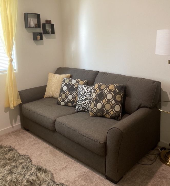 Pull Out Sofa Bed Like New