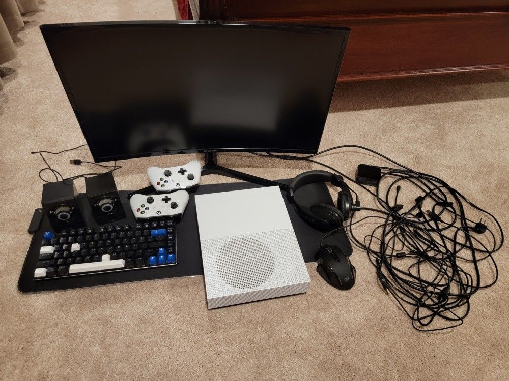 Xbox One S Gaming Setup