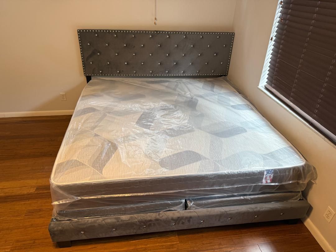 GREAD DEAL!! ๐ฅ๐ฅ NEW MATTRESS KING SIZE WITH BOX SPRING
