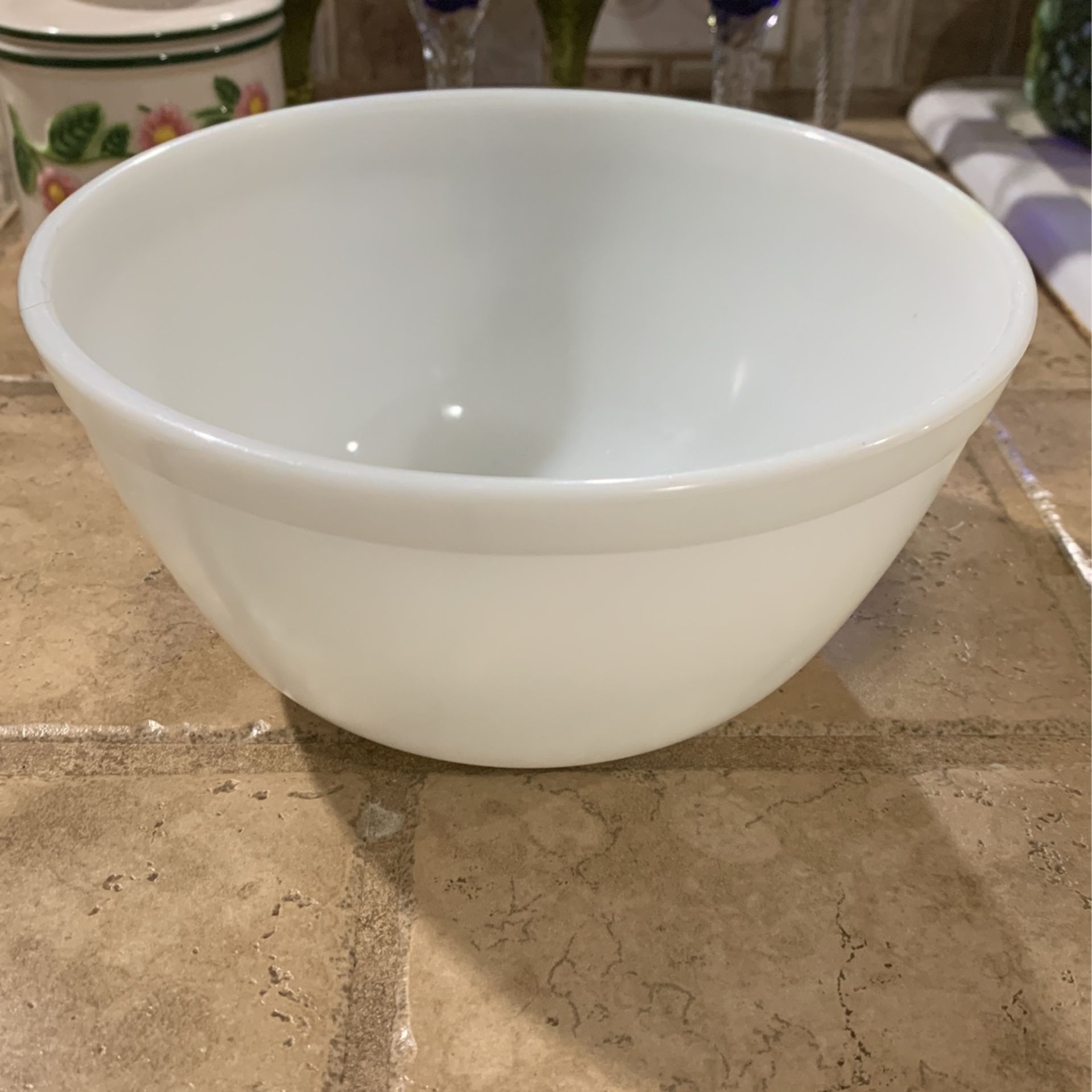 Vintage Pyrex 402 Milk Glass Mixing Bowl
