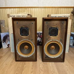 Vintage KLH Model Seventeen 2 Way Stereo Speakers Recapped Crossovers 